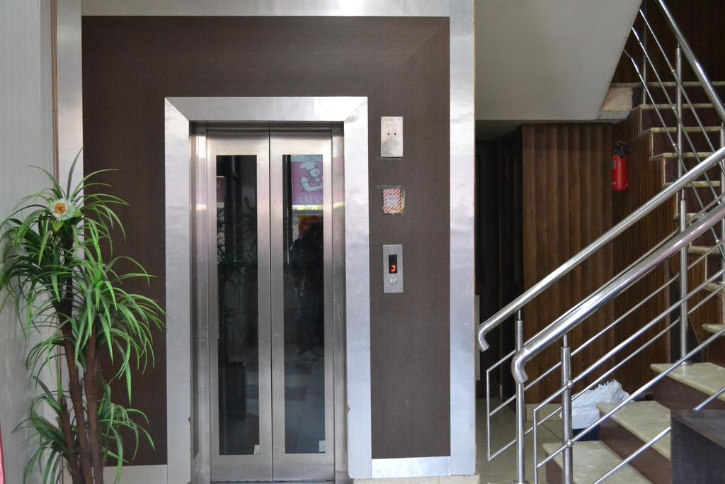 Hotel Atithi International Katra  Zewnętrze zdjęcie
